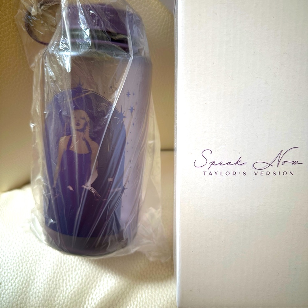Taylor Swift NWT Speak Now Taylor’s Version BPA Free 32oz Water Bottle